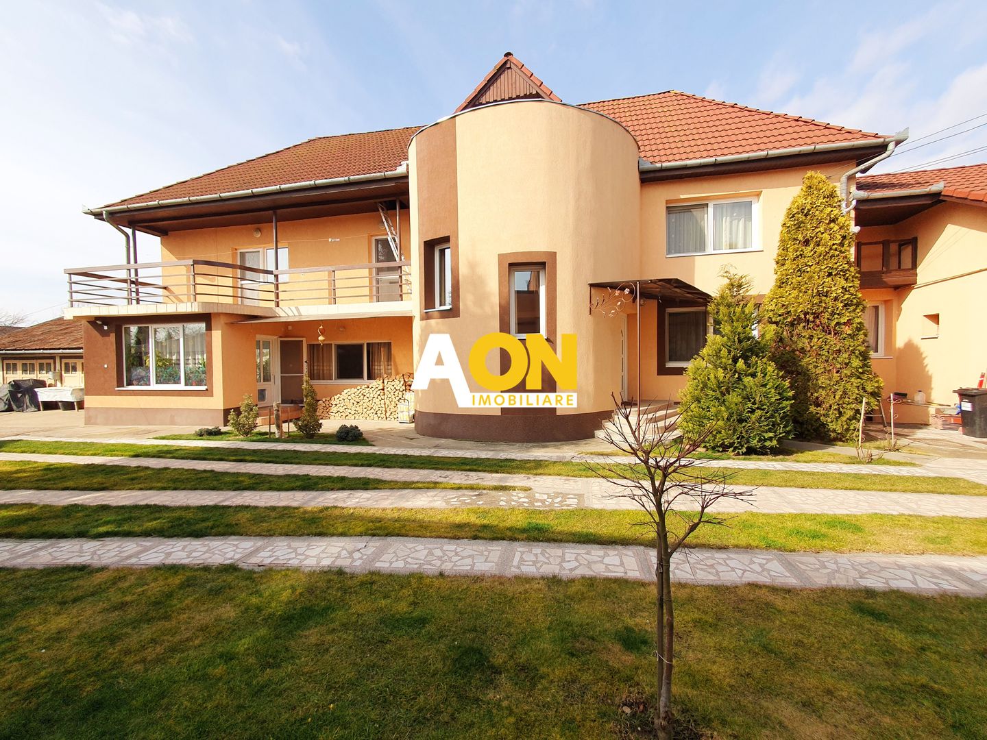 Casa P+1, 912 mp teren, 5 camere, strada asfaltata, zona Lipoveni - Poză 1