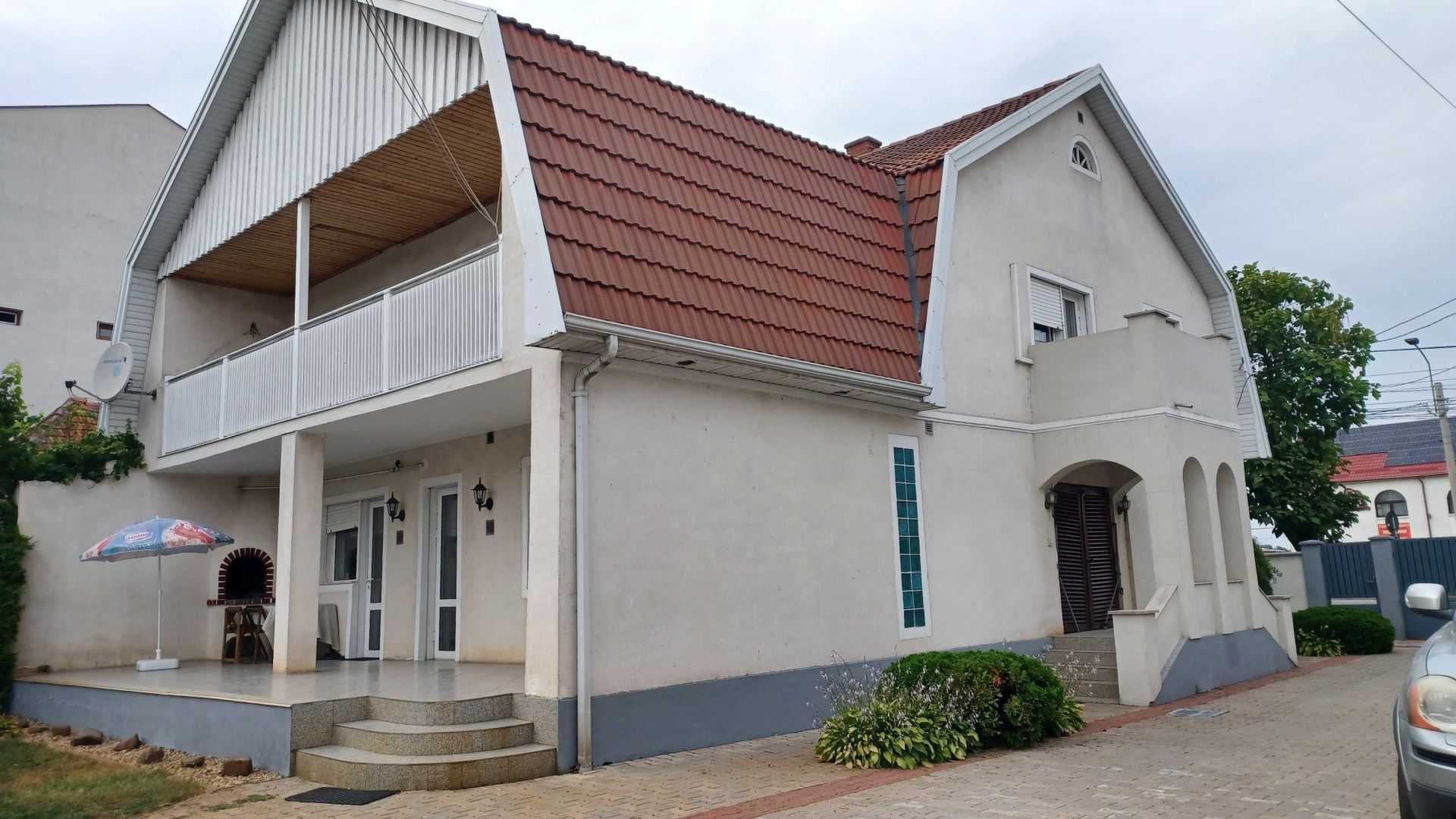 Casa deosebita de vanzare - Poză 2