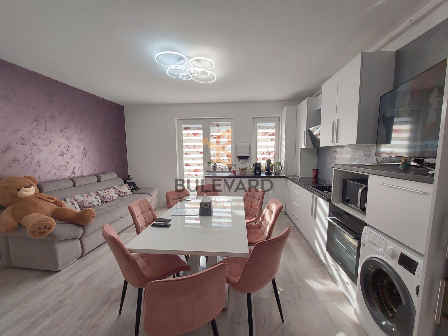 Apartament cu 3 camere+parcare, zona Terra! - Poză 1