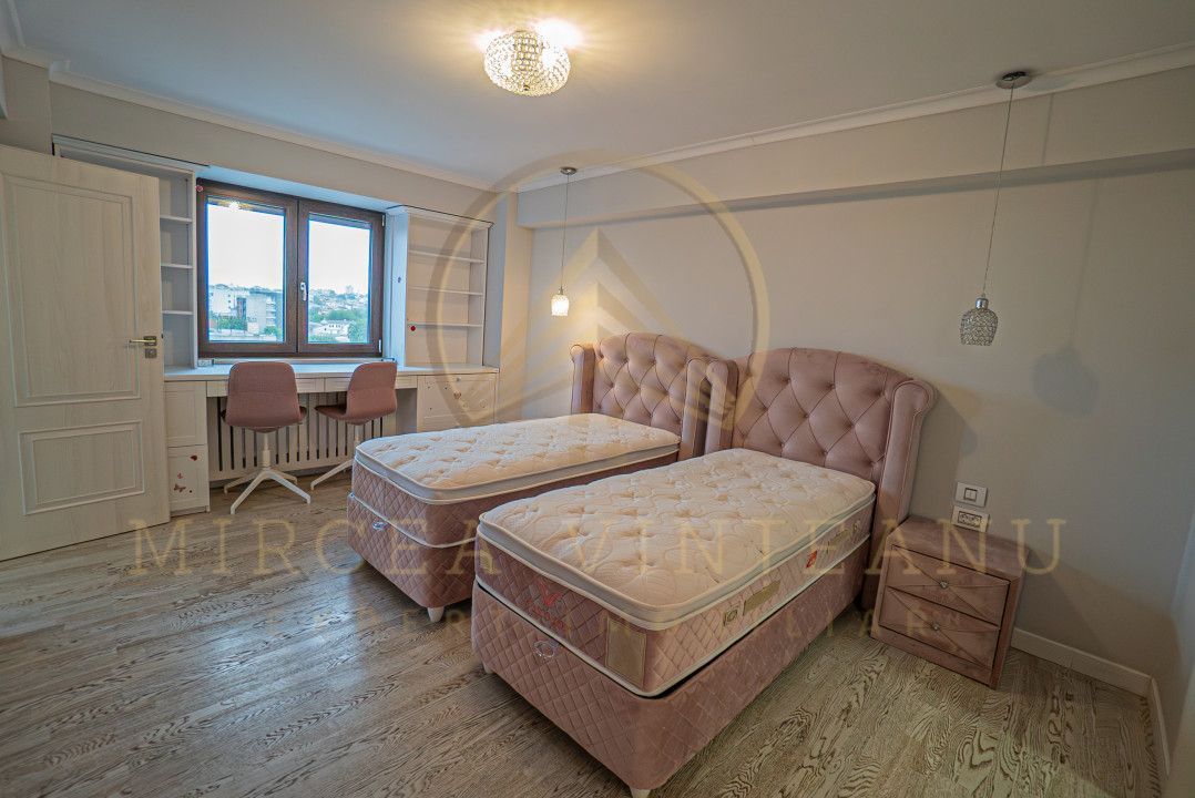 Delfinariu/B-dul. Mamaia - Apartament cu 3 camere într-un bloc finalizat în 2009 - Poză 10