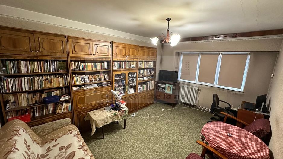 Apartament 3 camere, 2 bai, Bd. Independentei 204.000 euro - Poză 1