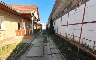 Două case în curte comună, 6 camere + 385 teren - zona semicentrală - Poză 21