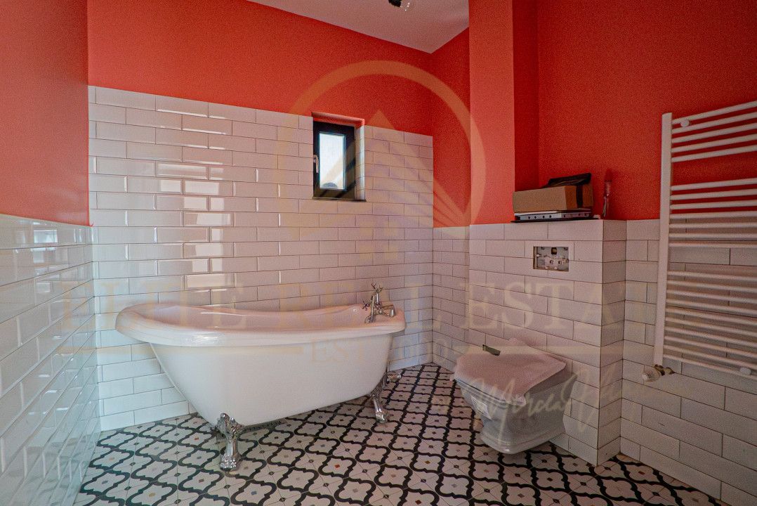 Năvodari - Casă exclusivistă cu ponton privat – Primul rând la lac - Poză 23