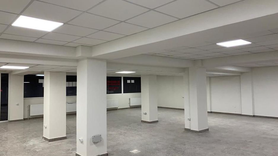 Ofer spre vanzare Spatiu Comercial 170mp + 70mp Parcare - Poză 2