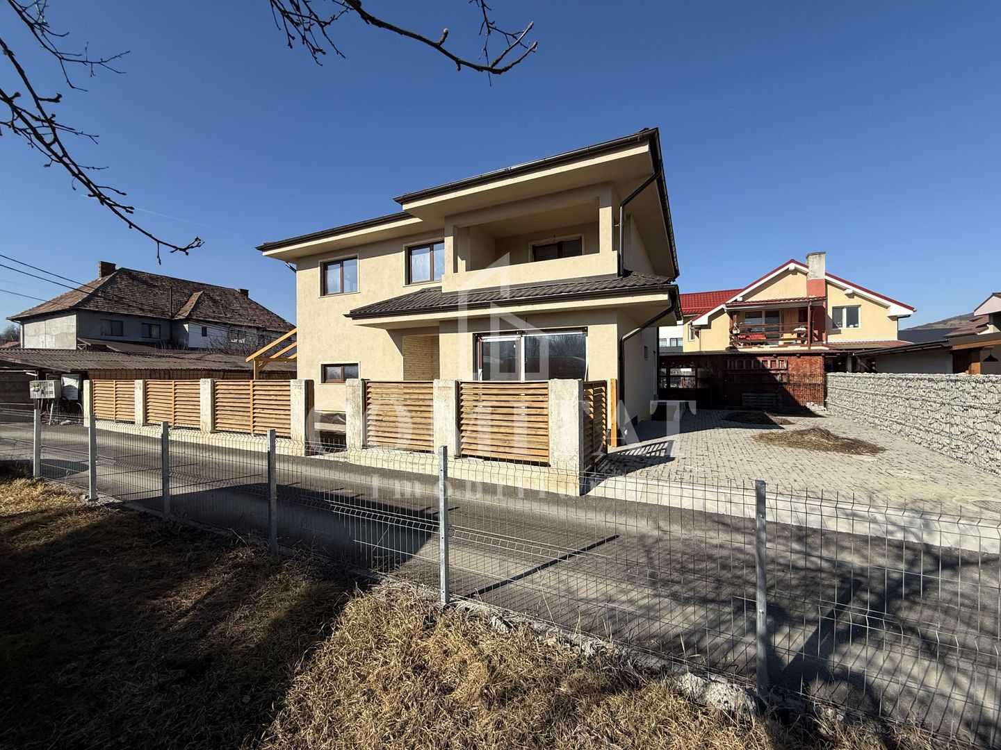 Casa de vanzare | Zona Baciu - Poză 1