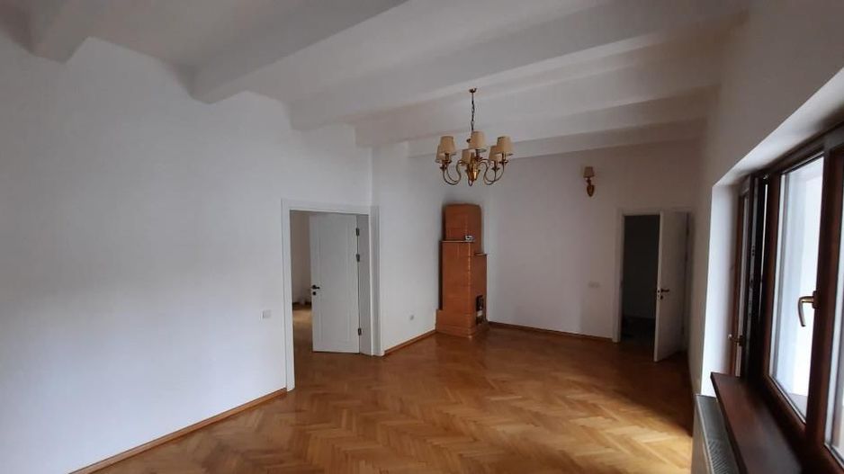 Apartament parter, vila, Charles de Gaulle, 2 camere, 2 bai - Poză 2