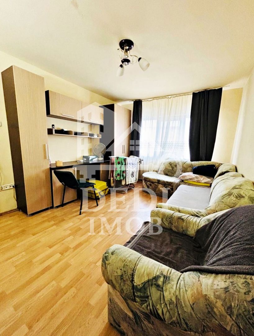 Apartament cu 2 camere de vanzare zona Rogerius, Oradea - Poză 1