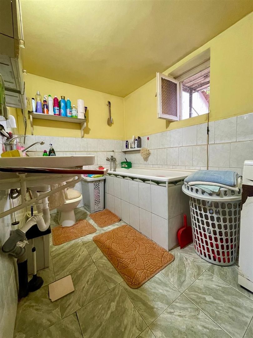 Casa in Marghita cu 4 camere - Poză 7