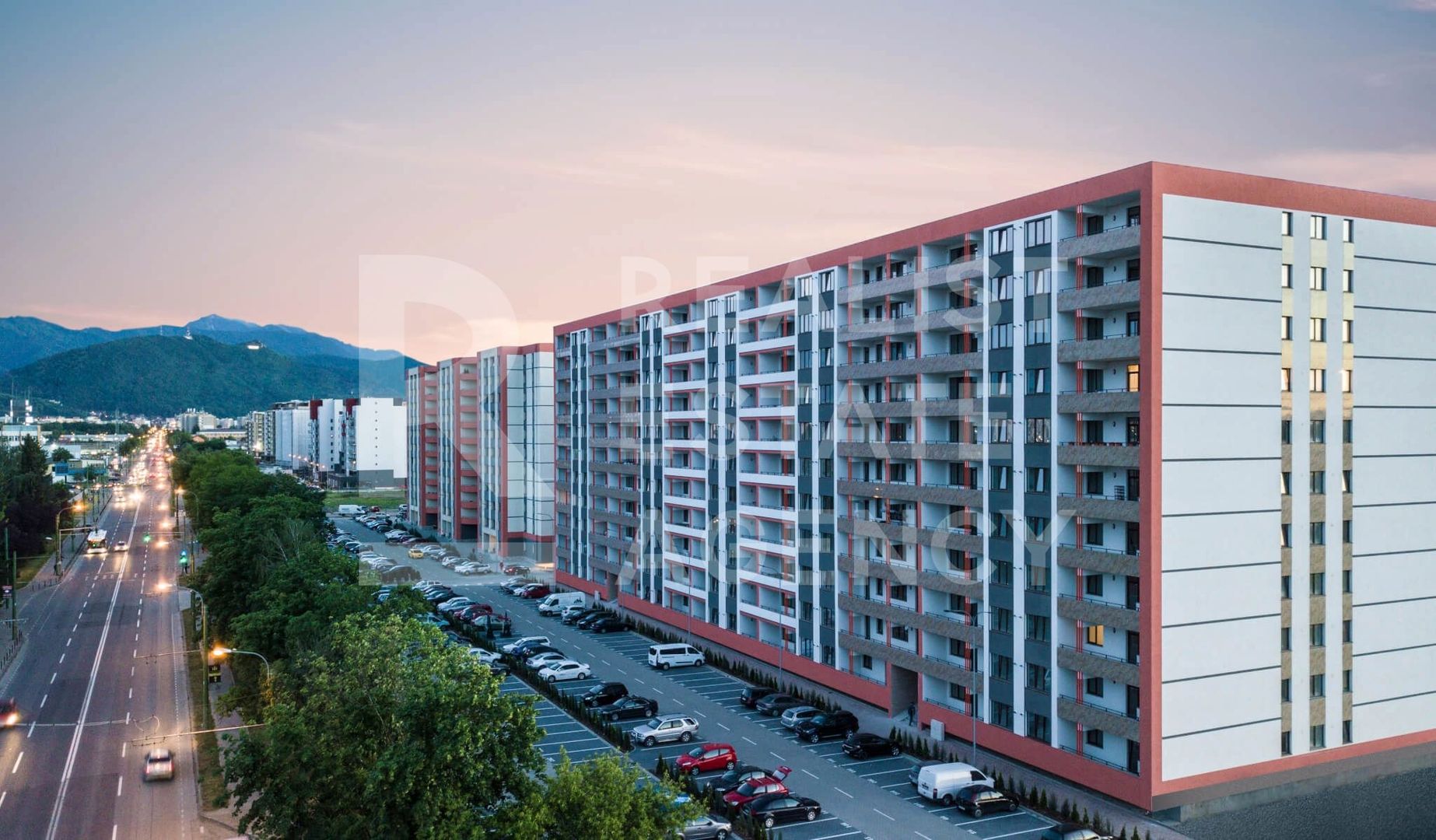 Apartament cu 3 camere – 13 Decembrie,  Coresi la 5 minute pe jos. - Poză 1