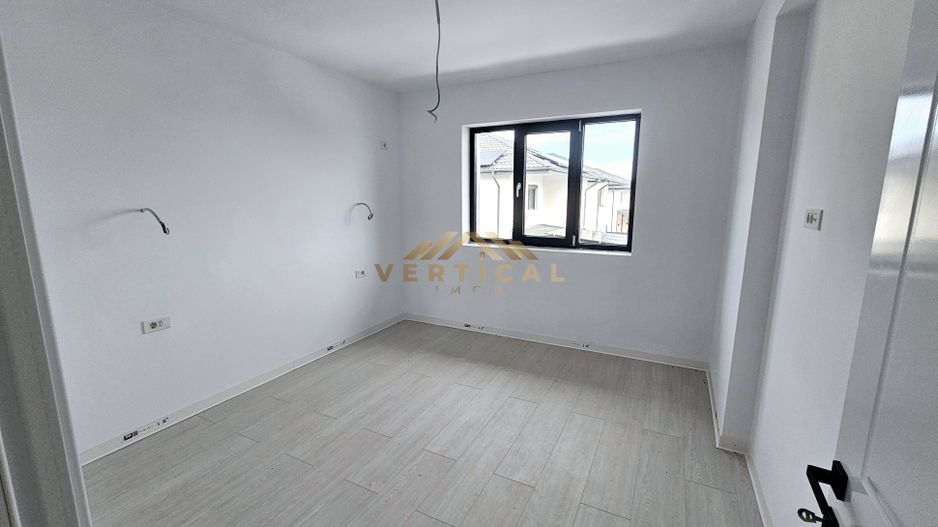 Vila 4 camere in centrul comunei Berceni - Poză 10