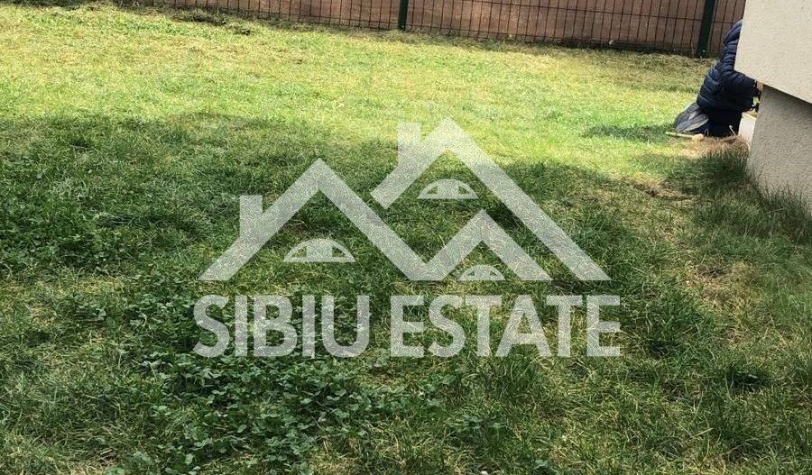 Apartament de vanzare 3 camere 2 bai gradina 74mp si parcare Selimbar - Poză 16