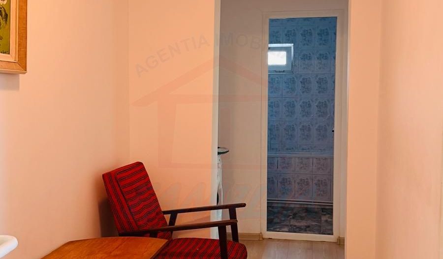 De vanzare Apartament 3 camere Tiglina 3, Galati, 75mp, et.4/4 - Poză 13
