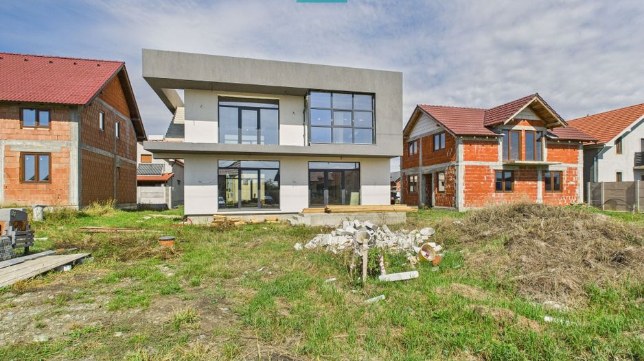 Casa cu etaj la gri in Zimandul Nou - Poză 1