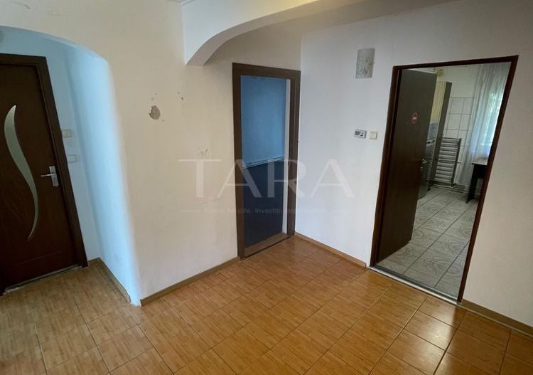 Apartament versatil– ideal pentru locuință sau spațiu comercial. - Poză 4