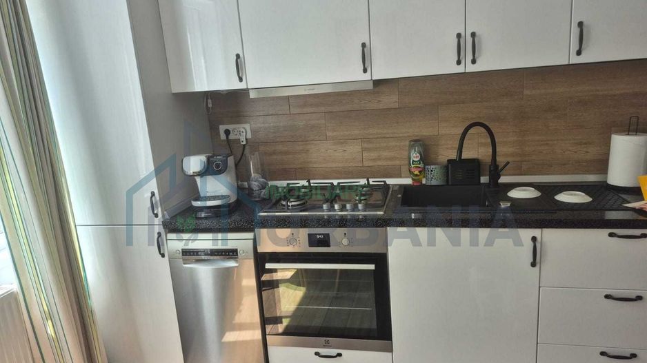 Închiriez apartament cu 3 camere, poziție centrală, aproape de complexul Palas. - Poză 3