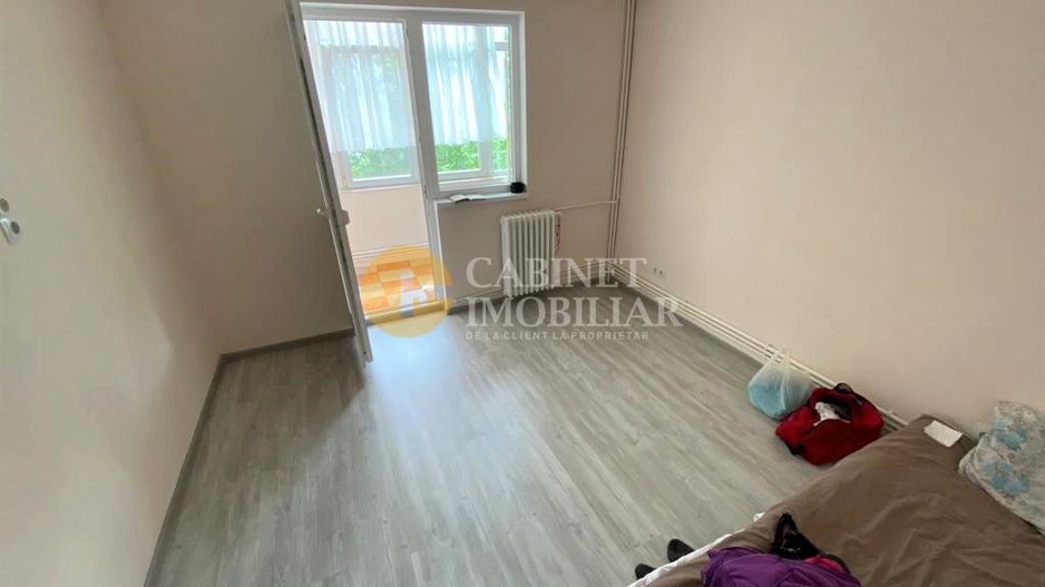 Apartament cu 3 camere decomandat,etaj 3,  zona Alexandru cel Bun - Poză 4