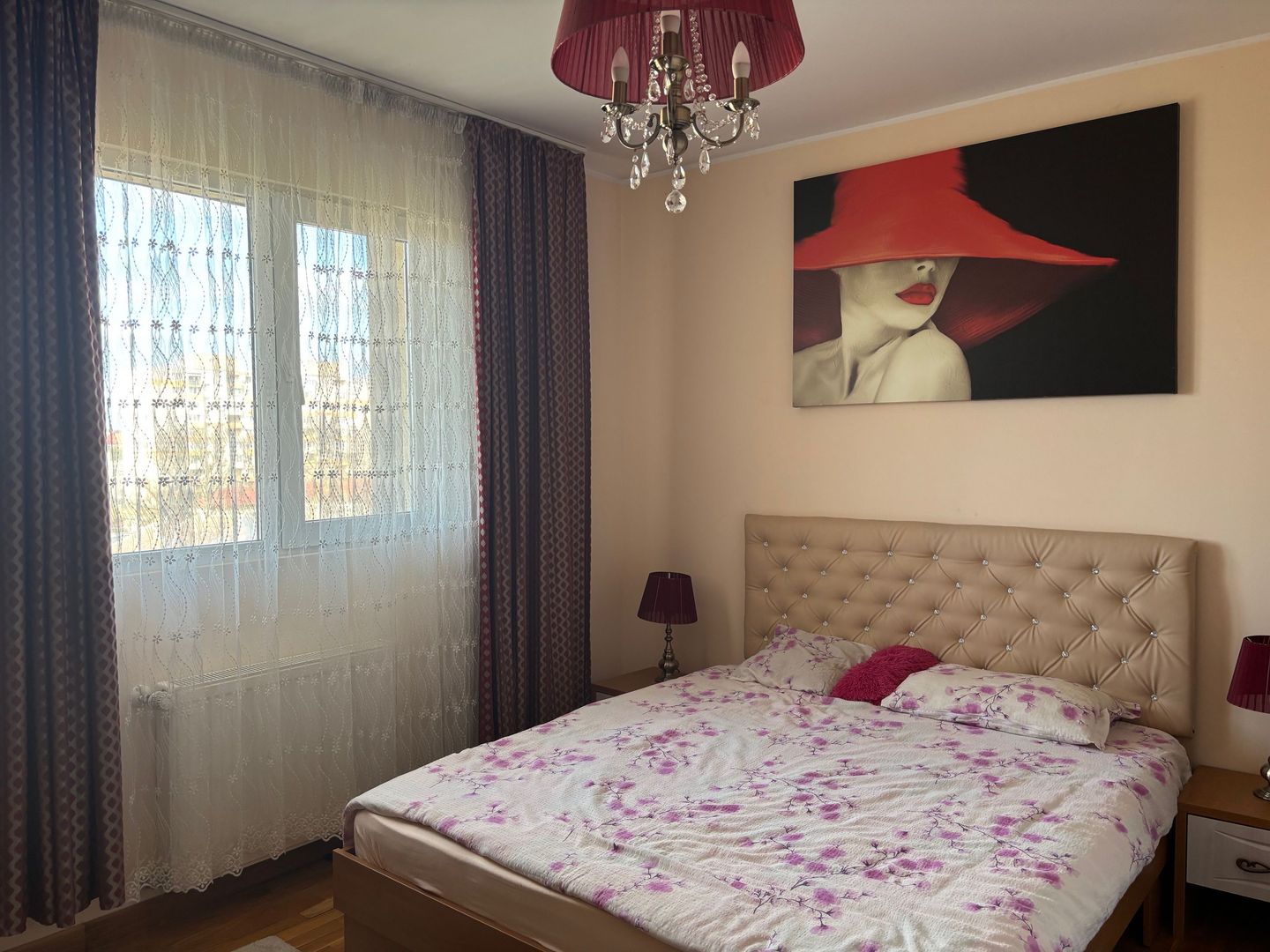 Apartament mobilat cu parcare subterana si lift - Poză 1