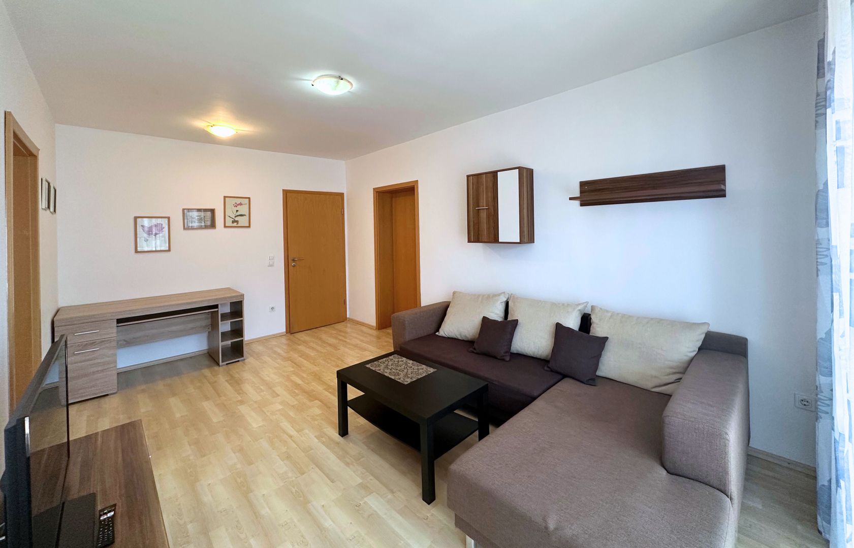 Apartament 2 camere mobilat și utilat cu vedere superbă spre Tâmpa - Poză 1