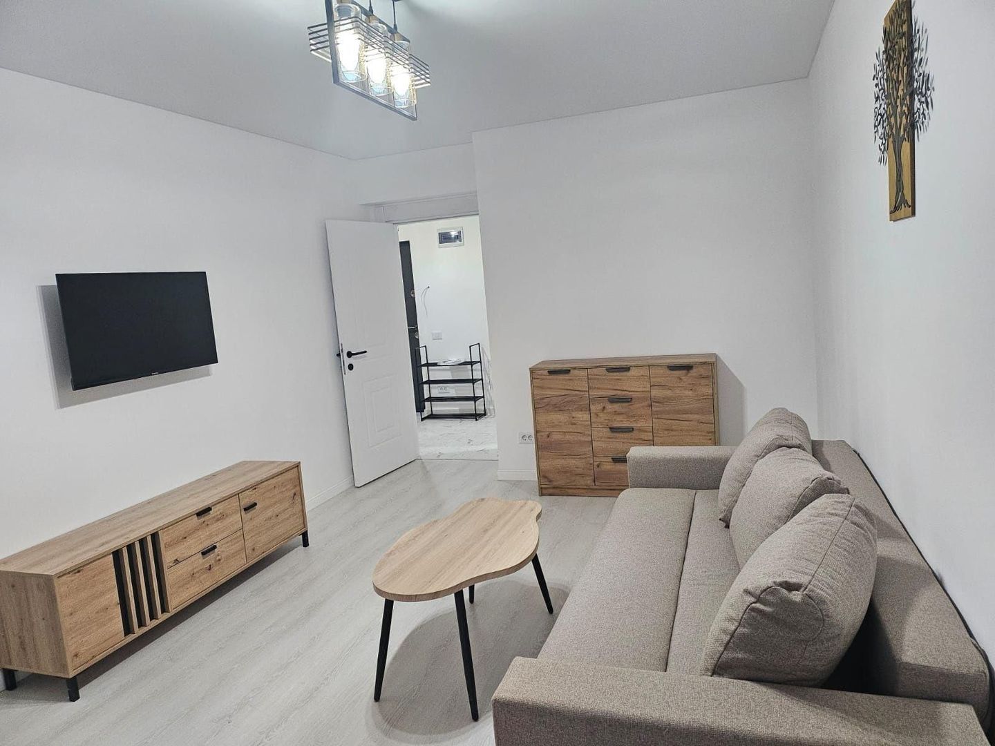 GARS. METALURGIEI, PRIMA INCHIRIERE, BLOC NOU, BUCATARIE INCHISA - Poză 2