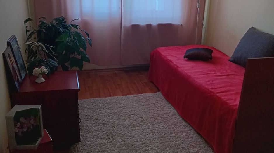 Apartament 4 camere. Zona Panselelor. Cu Centrala. - Poză 2