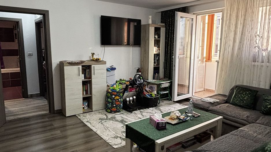Apartament renovat cu 2 camere de vânzare in Sebeș - Poză 1