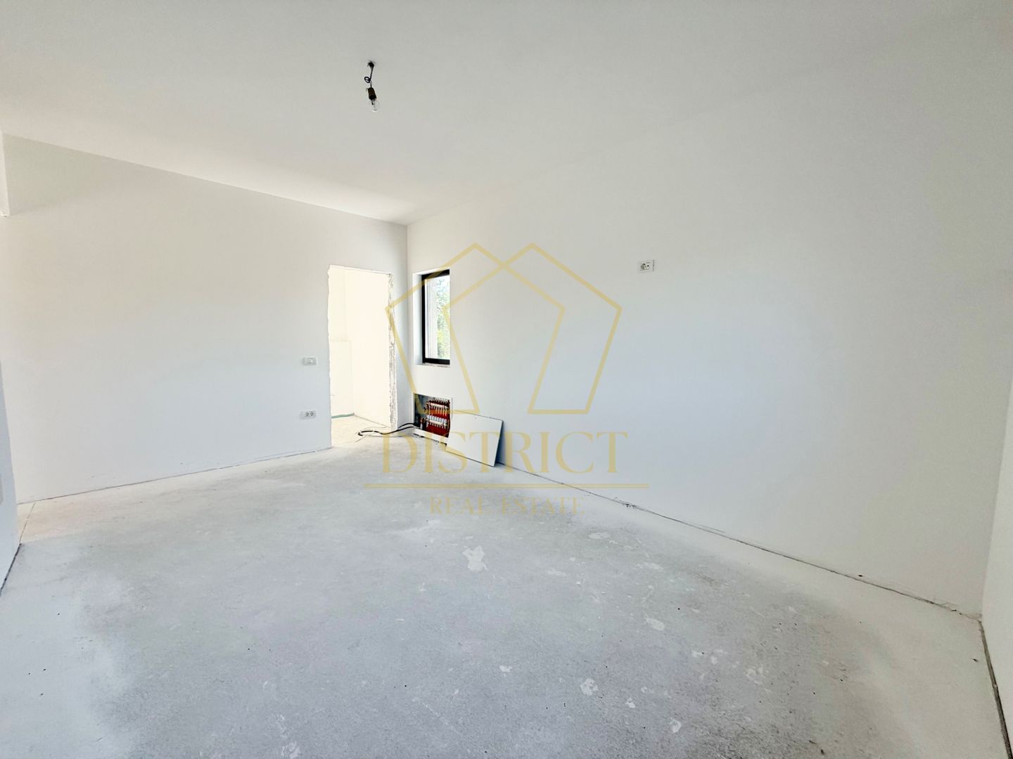 Duplex-uri cu 4 camere, 3 bai si perete coumn dublu in Chisoda, la asfalt. - Poză 12