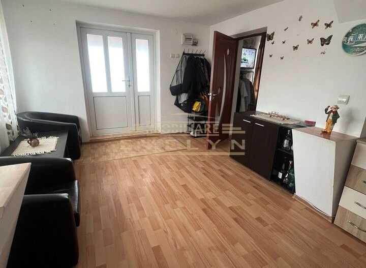 Casa + teren de vanzare in Zaicesti la strada principala, pret 75000 euro negociabil! - Poză 9