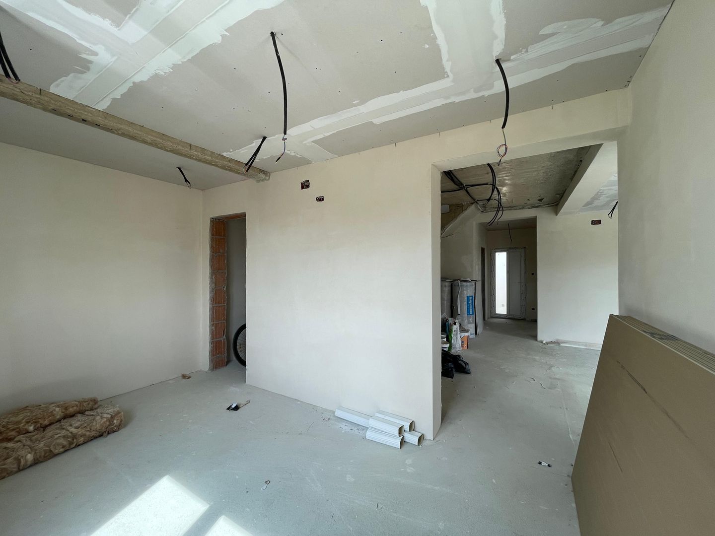 Duplex despartit prin camera tehnica - 4 Dormitoare - Urseni - Poză 4