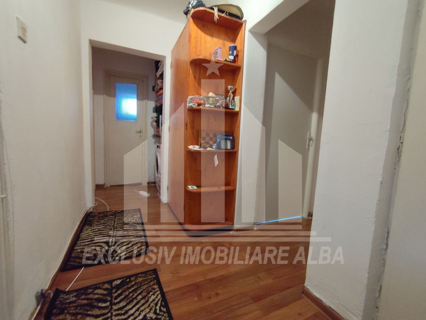 Apartament 4 camere decomandate | 2 bai | 2 balcoane | 77 mp | Cetate - Poză 3