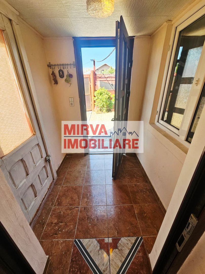 🏡 Casă spațioasă cu 9 camere în Strejnicu – pentru locuință, birouri - Poză 34