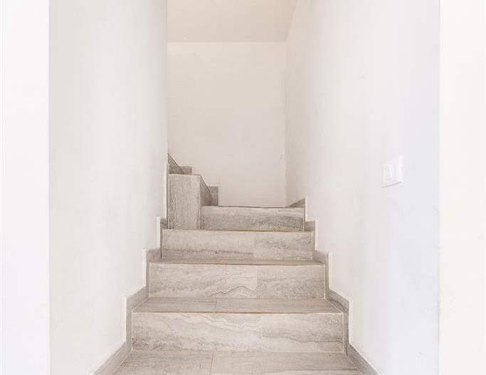 Duplex P+E 4 camere 2 bai Urseni - Poză 12