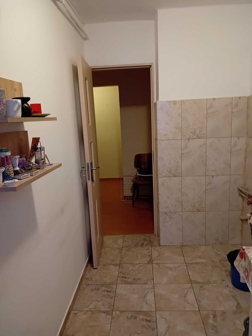 Apartament 3 camere, decomandat, Micro 20 - Poză 3