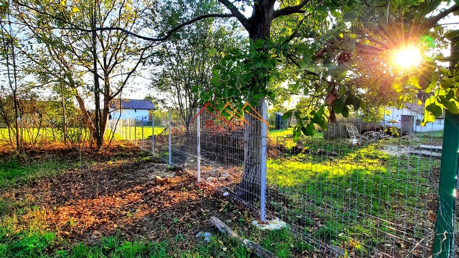 Teren Intravilan, central, perfect plat, 1212 m2, 38 euro m2 - Poză 1