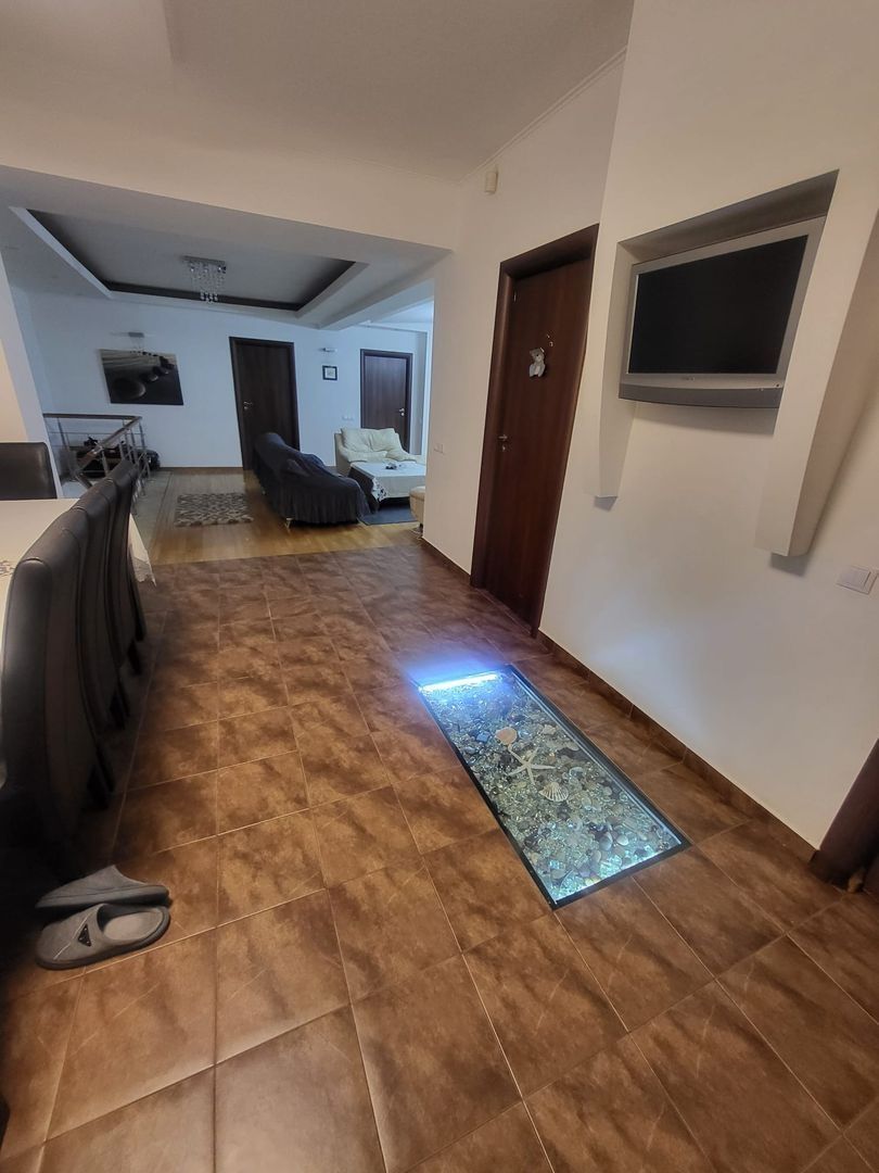 Apartament 5 camere 161 mp, zona Decebal, bloc 2006, curte, ideal investitie - Poză 9