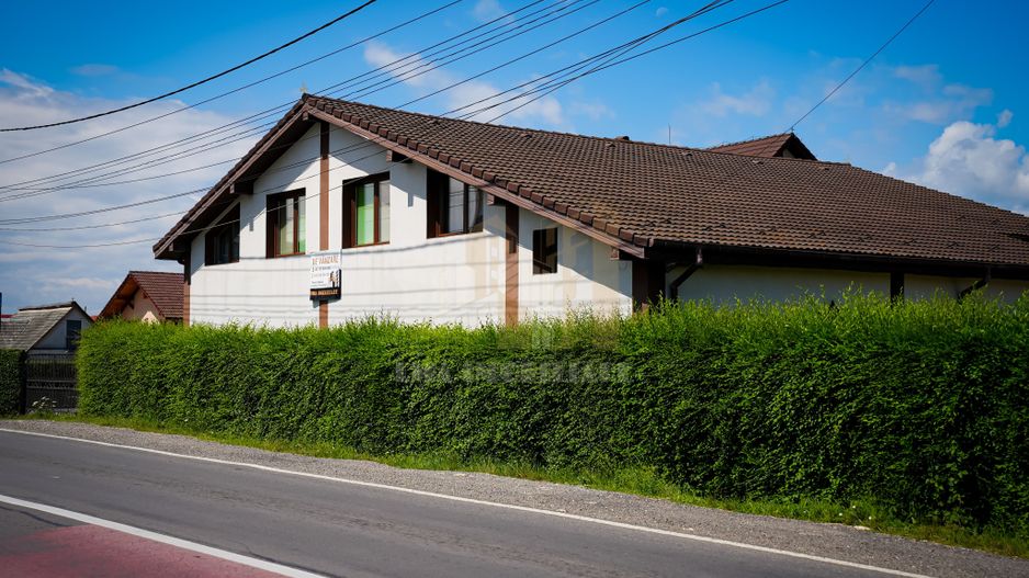 Casa individuala 2 unitati - Poză 1