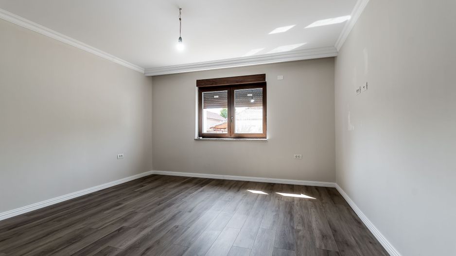 Casă gata de mutat în Aradul Nou, renovată complet (2026) - Poză 15