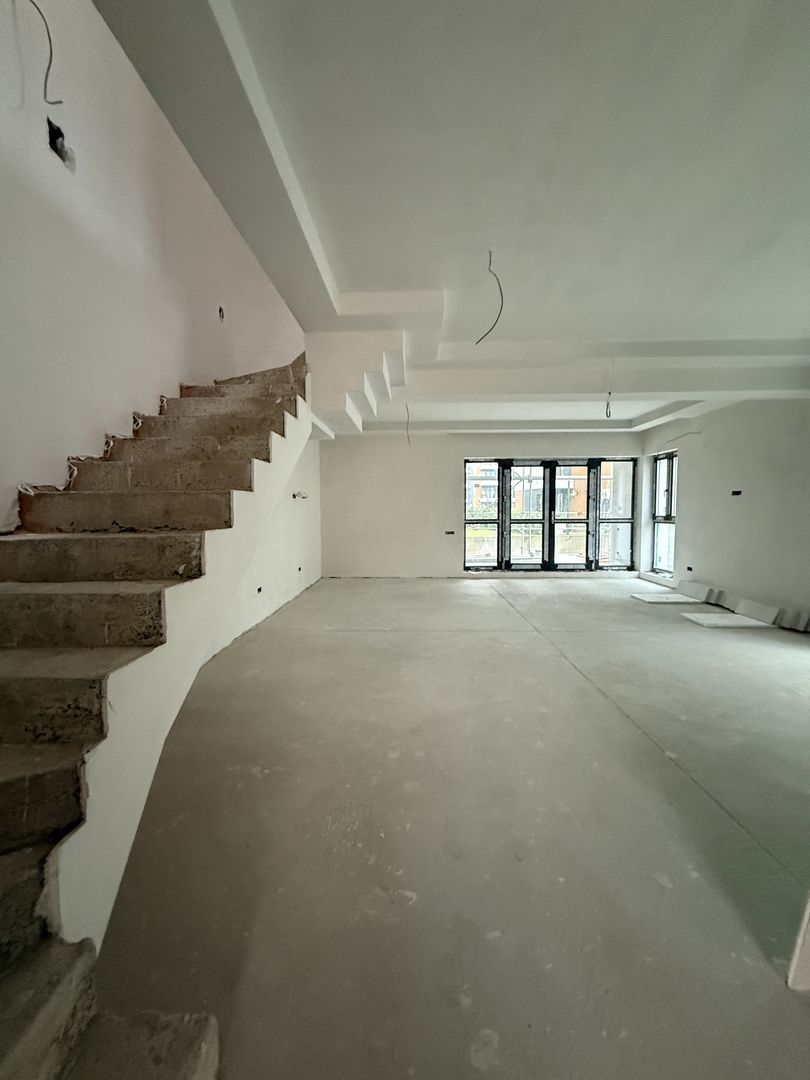 CASA TIP DUPLEX// PREDARE VARA ANULUI 2026! - Poză 1