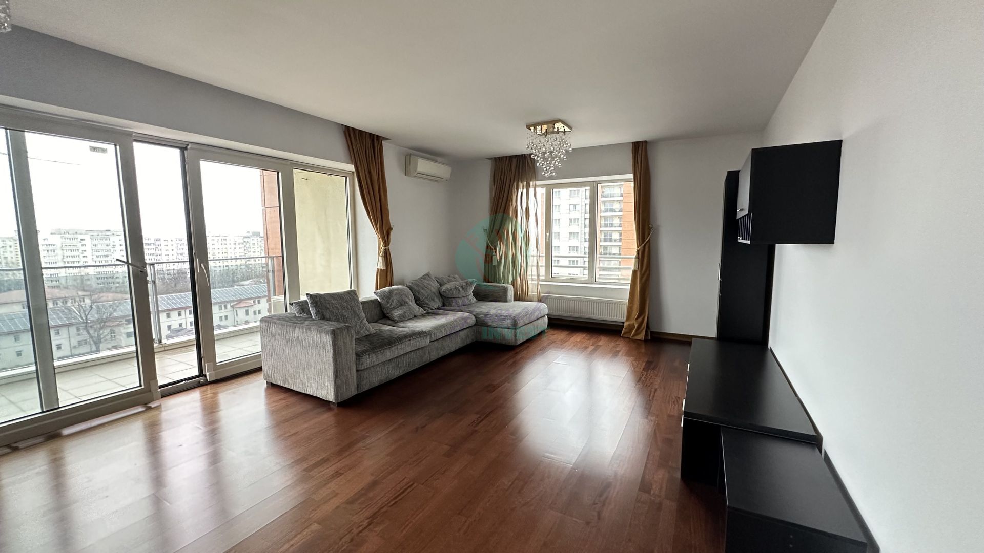 3 camere LOC PARCARE SUBTERAN IncIty - Poză 1