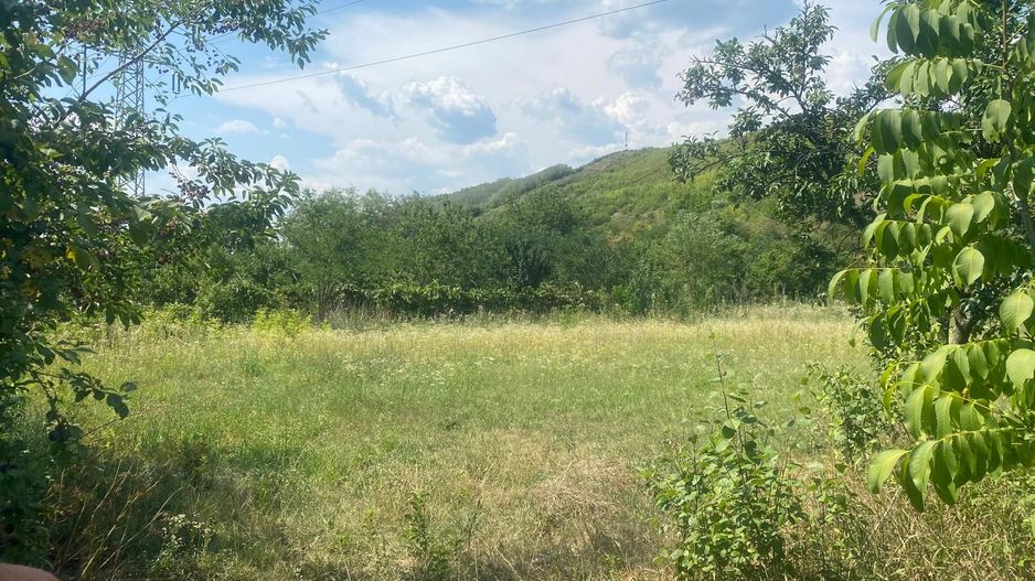 La cateva minute de oras! Vanzare teren intravilan in Viforata - Poză 5