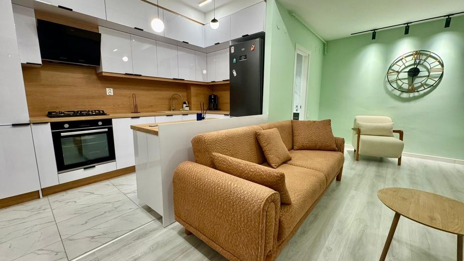 COSMOPOLIS - Apartament cu 3 camere si gradina, mobilat si utilat. - Poză 2