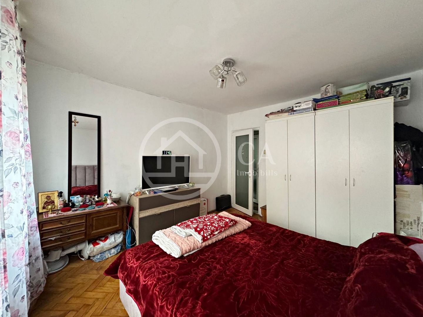 Apartament cu 3 camere de vanzare in zona Rogerius, Oradea - Poză 2