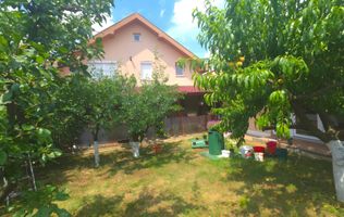 Casa langa Blue Sky cu panouri solare, garaj si terasa mare