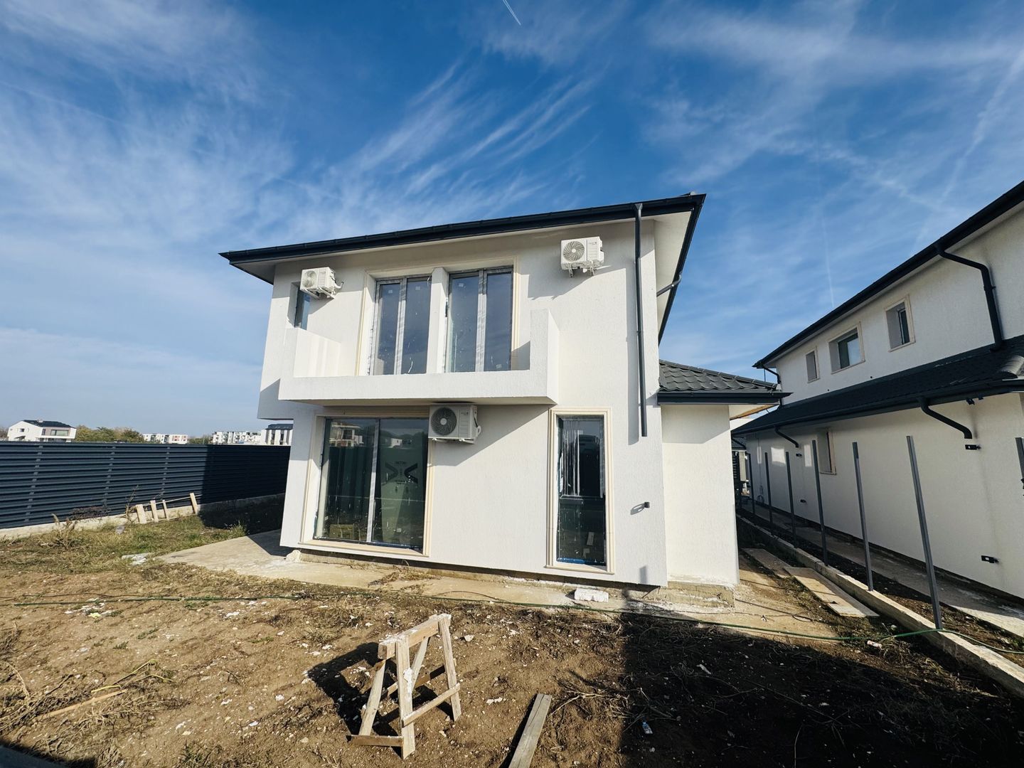 Vila Tunari ECO, POMPA de caldura si PANOURI Fotovoltaice si GARAJ - Poză 4