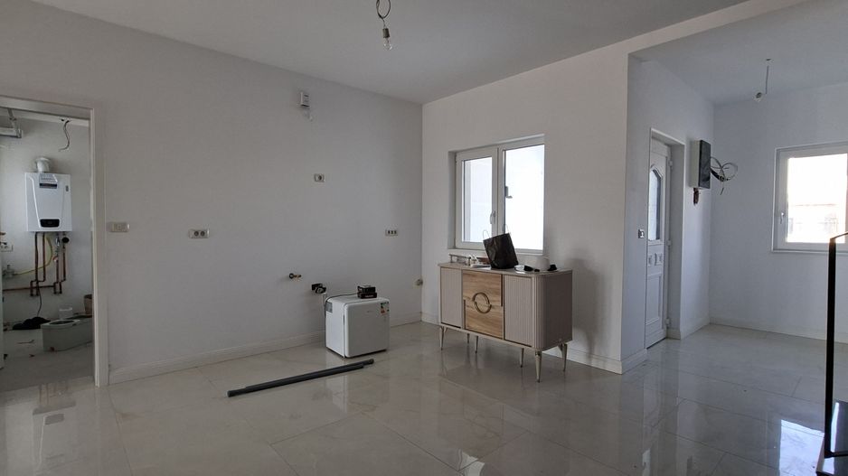 Duplex spatios cu garaj si pereti dublii - Poză 7