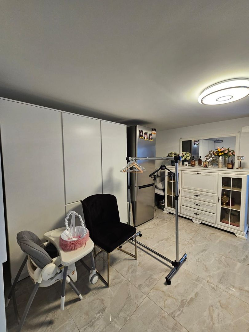 Casă / Vilă cu 5 camere de vânzare în Craiova - Poză 23