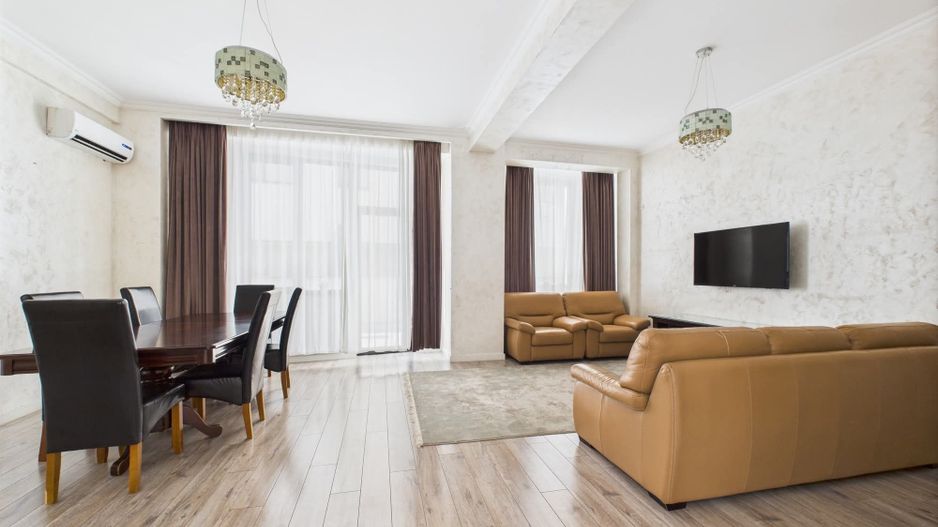 Apartament 3 camere de vanzare Damaroaia - Poză 1