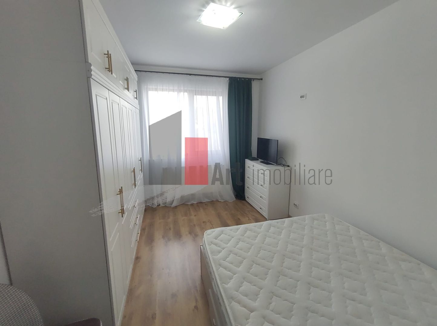 Prima închiriere apartament decomandat 2 camere cu centrală - Aleea Fizicienilor - Poză 3
