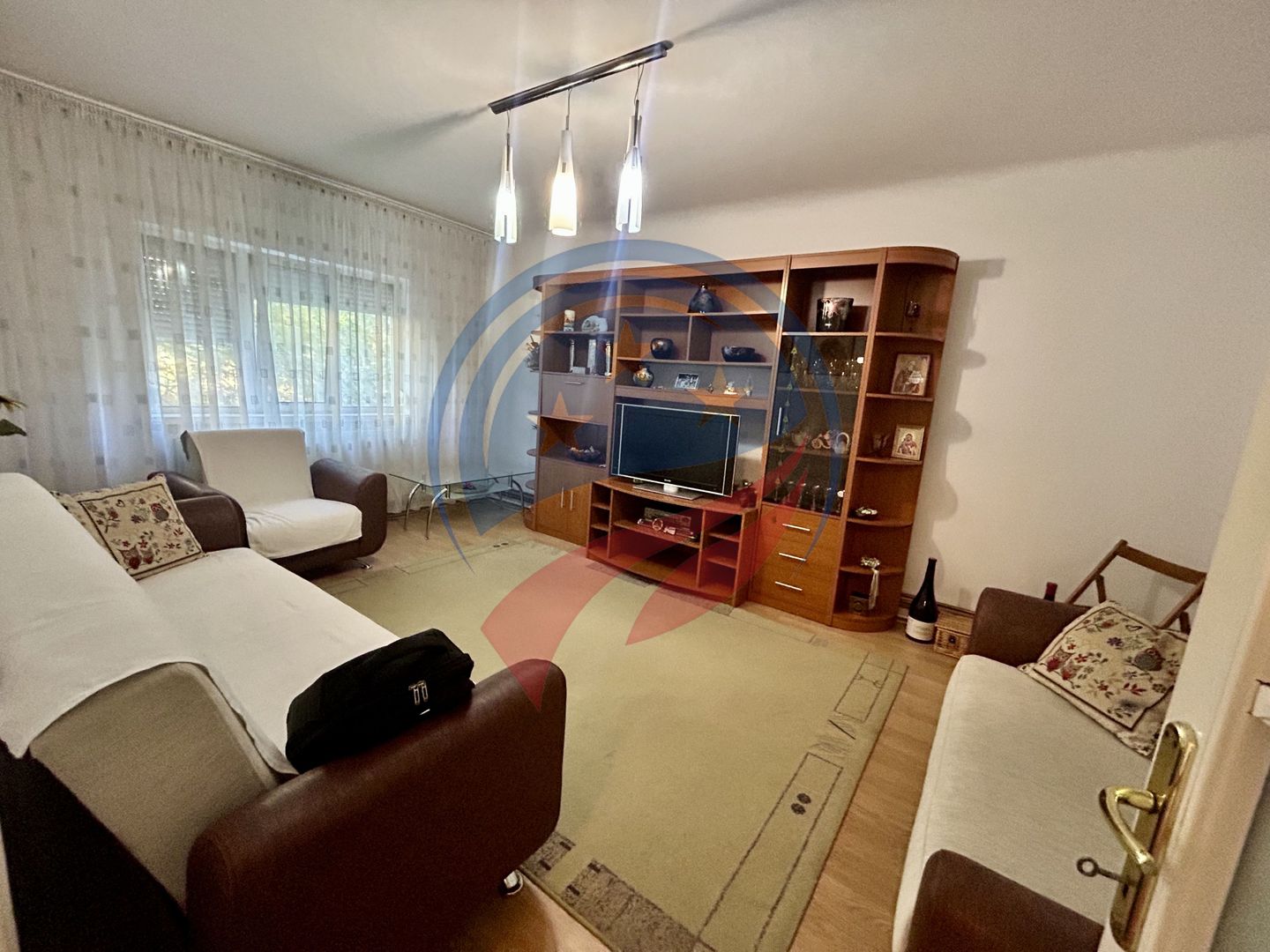 Apartament cu 4 camere de închiriat – spațios, confortabil, etaj 2 - Poză 2