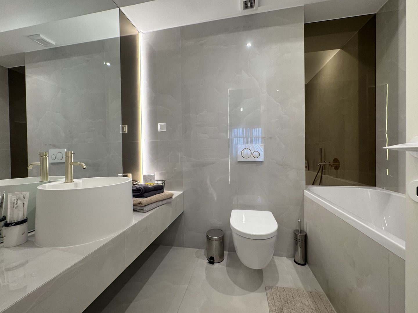 Apartament 3 camere de inchiriat parcare inclusa | Cortina North - Poză 10