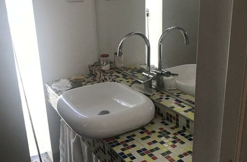 De inchiriat Casa Semidecomandata curte proprie cu 2 fronturi zona Uta - Poză 5